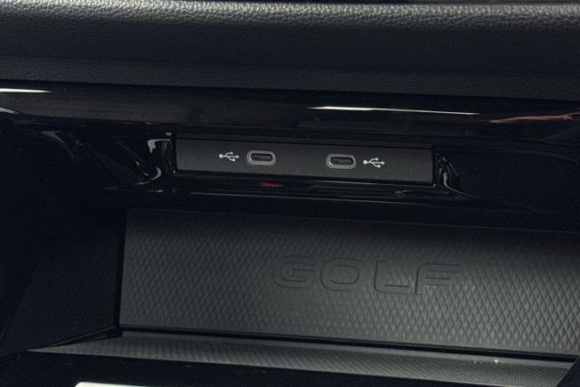 Volkswagen Golf Photo 24