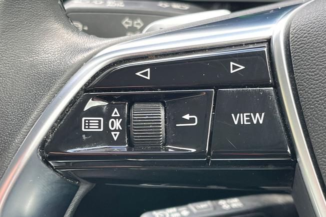Audi e-tron Photo 16