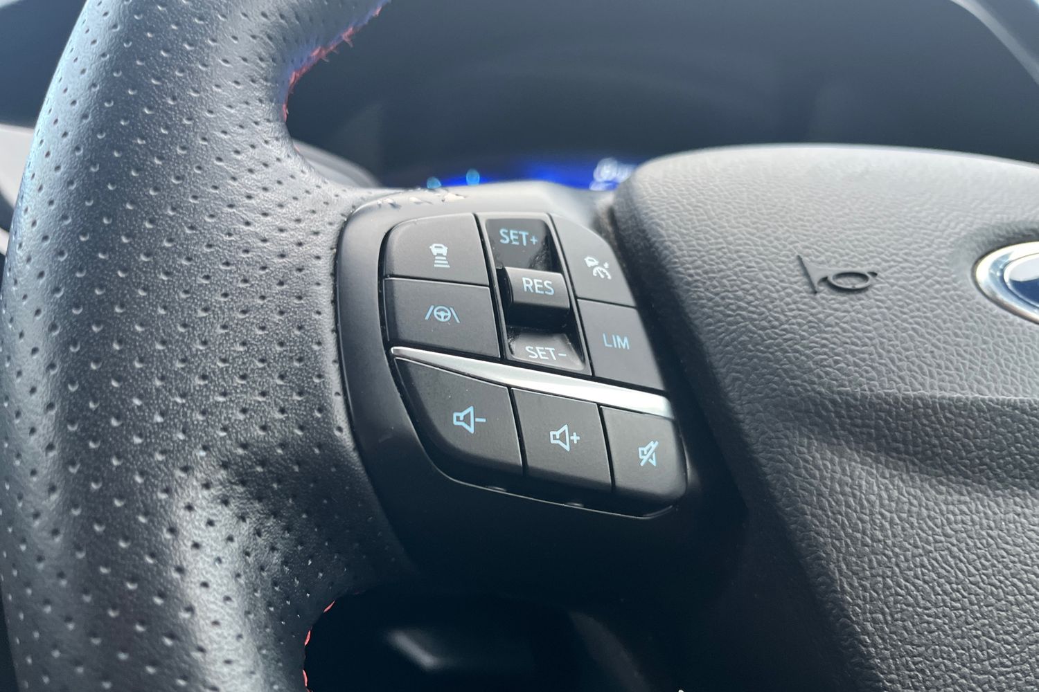 Ford KUGA Photo 38