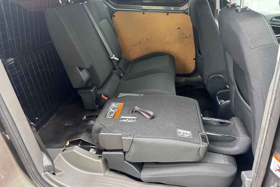 Used FORD TRANSIT CONNECT BN22NXW 17