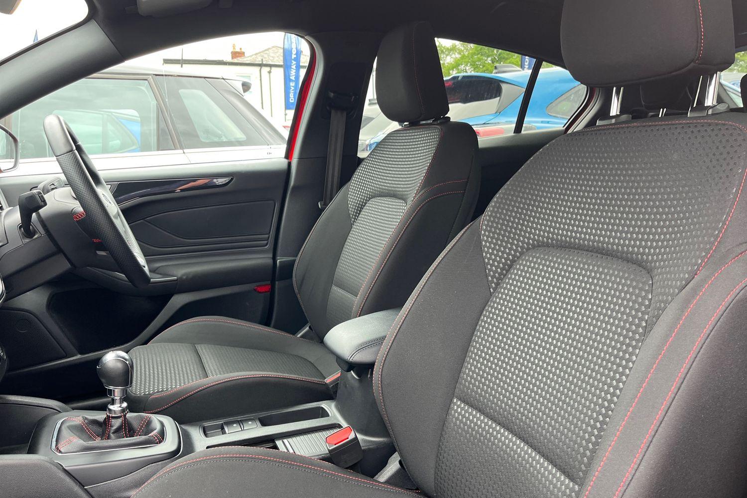 Ford FOCUS Photo 18