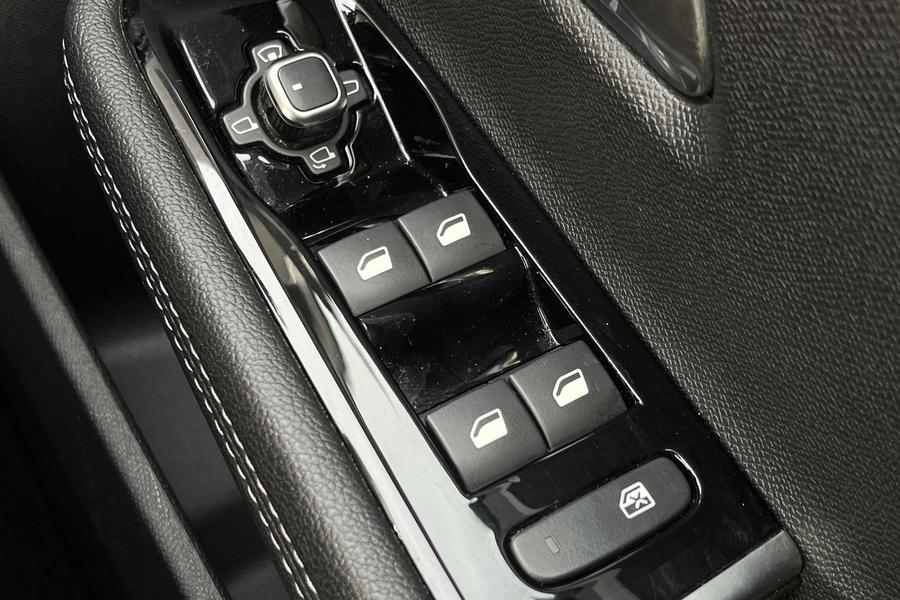 Vauxhall ASTRA Photo autoimg-0c5fe42b4fff32b6fd8cad54cf94a4e59c5ae1c1.jpg