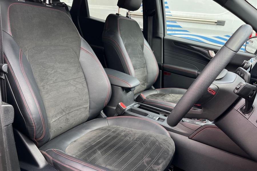 Ford Kuga Photo autoimg-0c6065c8c458fd8ee68d1ee436bfa82254371f97.jpg