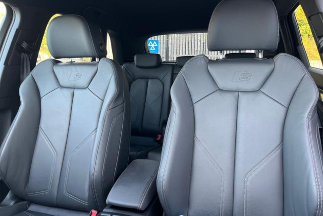 AUDI Q3 Photo 21