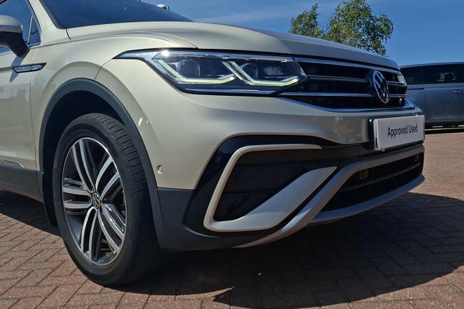VOLKSWAGEN Tiguan Allspace Photo 24