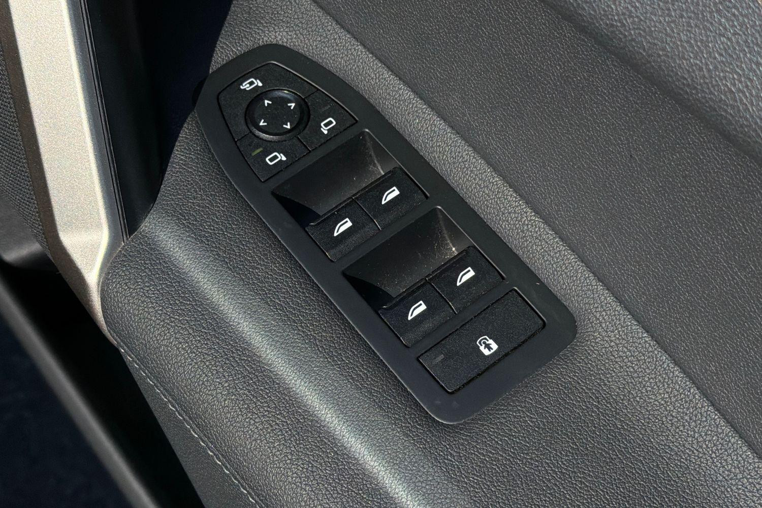 BMW iX Photo 15