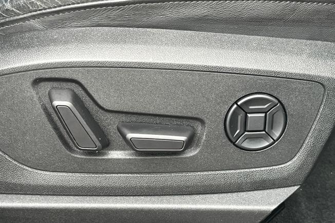 AUDI e-tron Photo 26