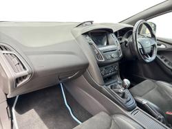 FORD Focus Photo 2