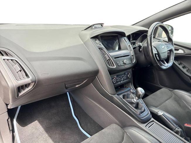 FORD Focus Photo 2