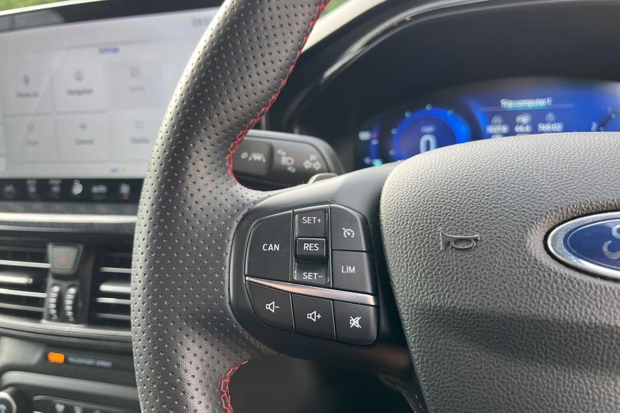 Ford FOCUS Photo autoimg-0c64fc420b8780953471ff18e346115745dcb47e.jpg