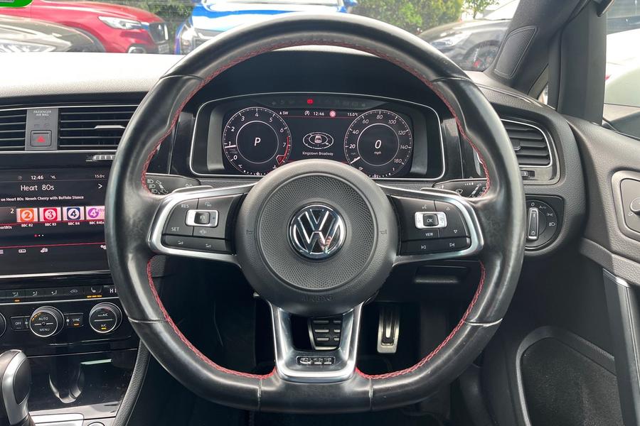 Volkswagen GOLF Photo autoimg-0c653e651489d99f8150a6e49a1f8f6b38ab3846.jpg