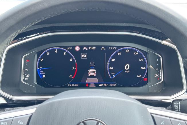 VOLKSWAGEN T-Roc Photo 28