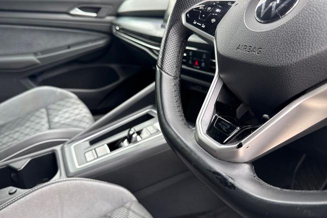 VOLKSWAGEN Golf Photo 26