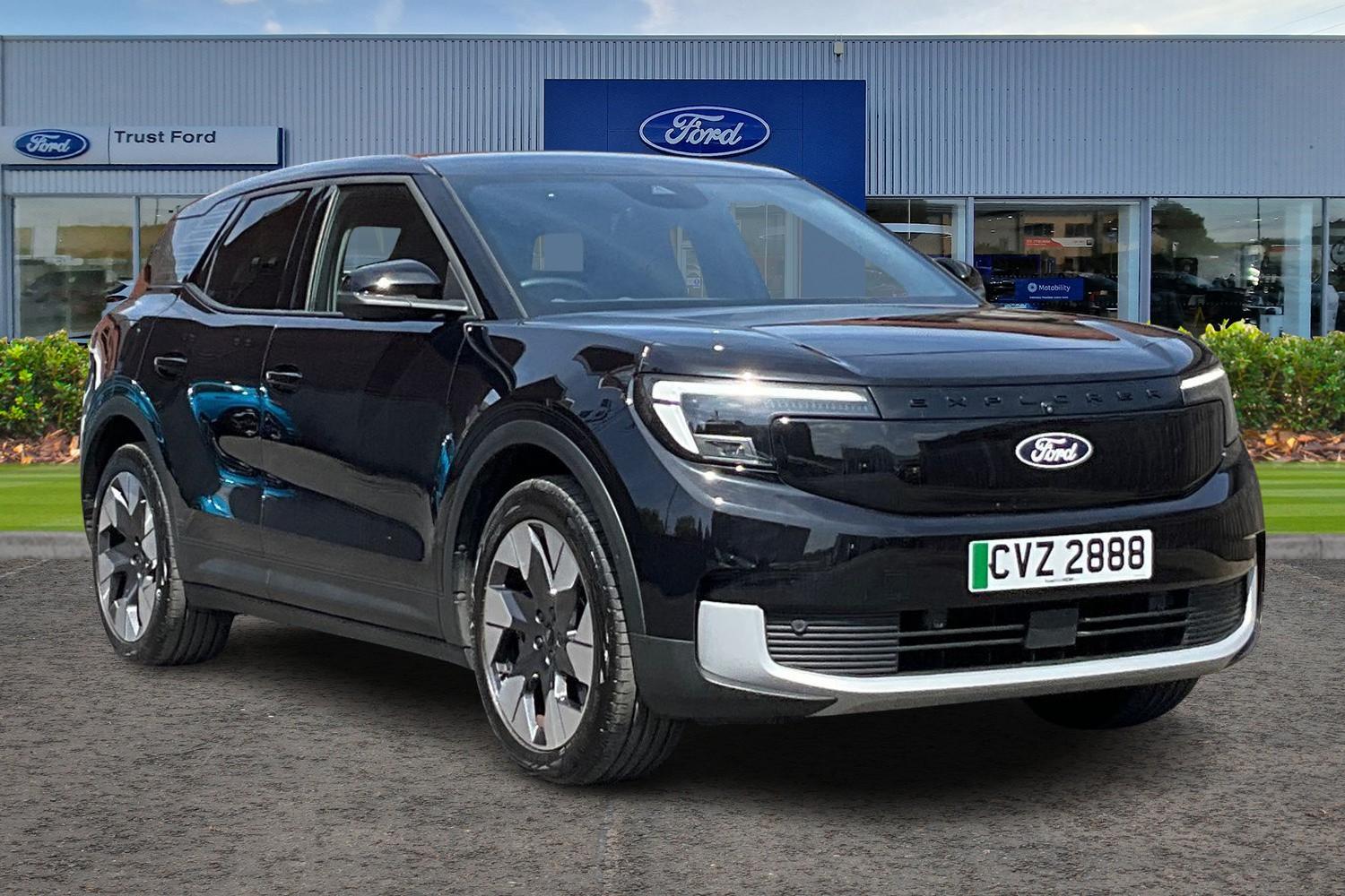 Ford Explorer Photo 0