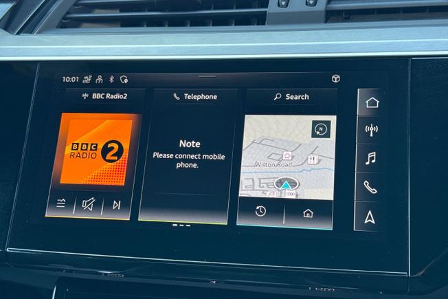 AUDI Q8 E-Tron Photo 13