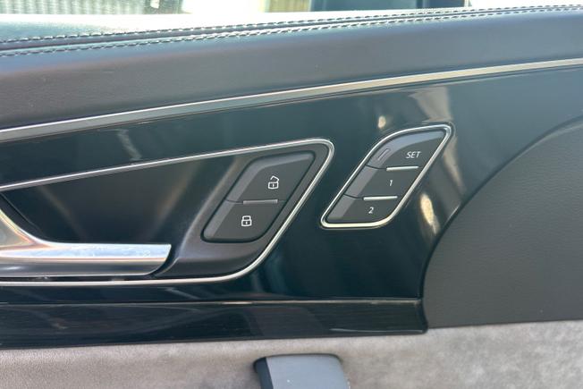 AUDI Q7 Photo 34