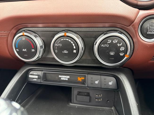 MAZDA MX-5 Photo 33