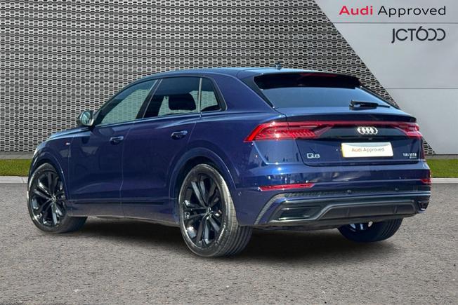 AUDI Q8 Photo 3