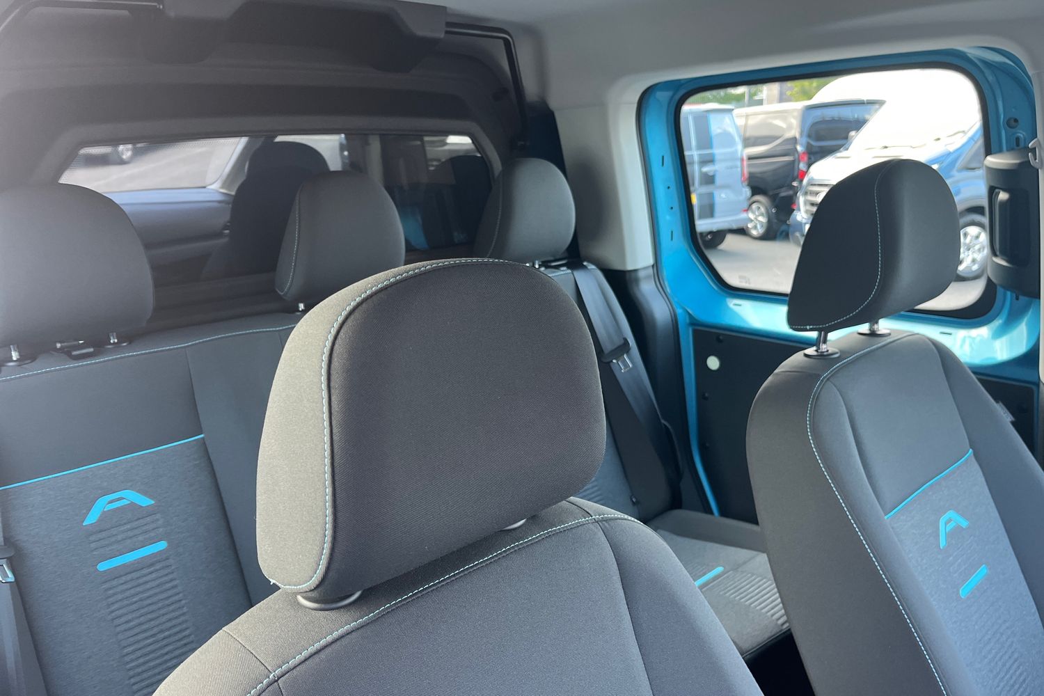 Ford TRANSIT CONNECT Photo 40