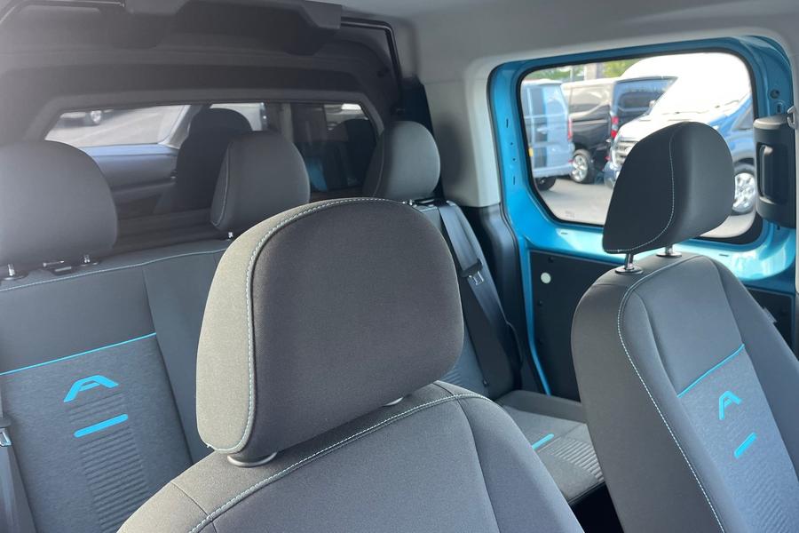 Ford TRANSIT CONNECT Photo autoimg-0c72ccdc73cd0ff2ac05f28ea69e44ea8aaeccdc.jpg