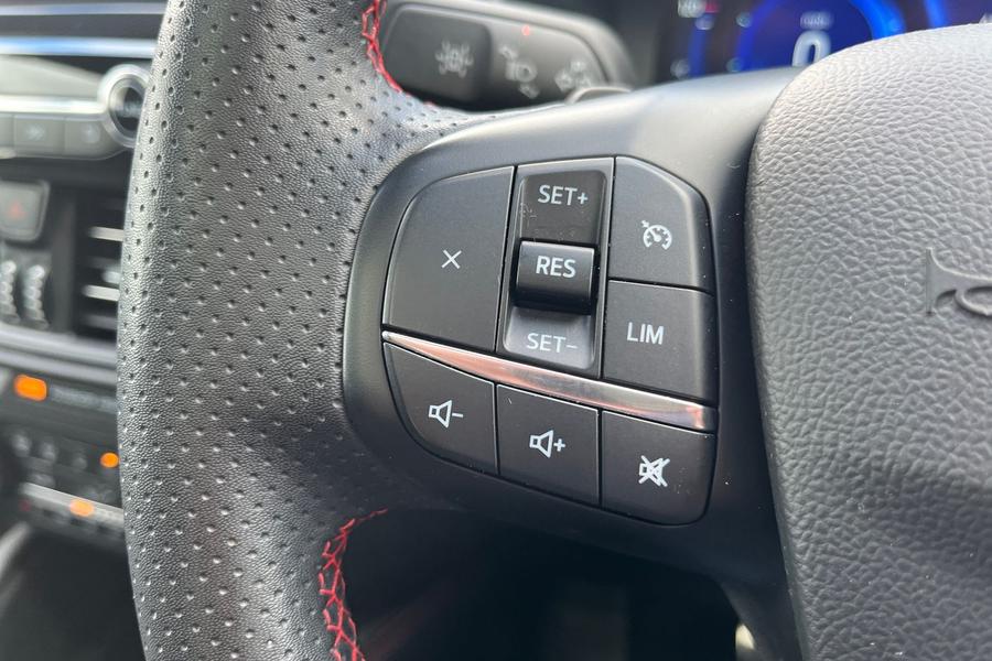 Ford KUGA Photo autoimg-0c737fbcc61beaae0c7eccb3aa830eff9ab1ea4f.jpg