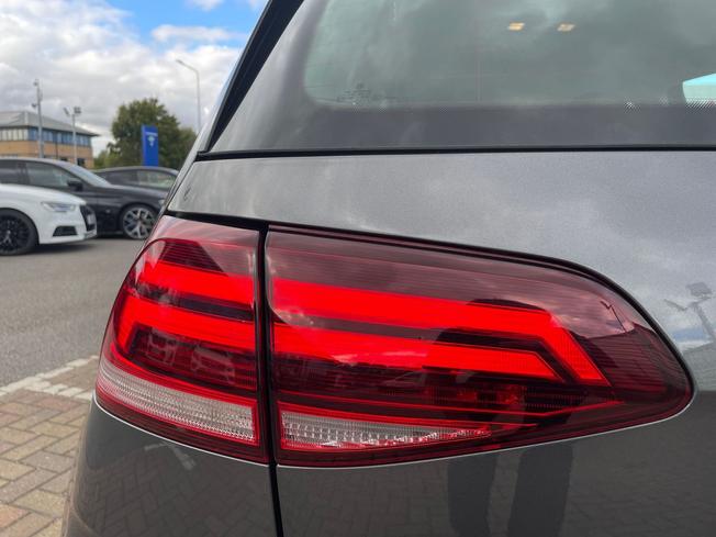Volkswagen Golf Photo 34