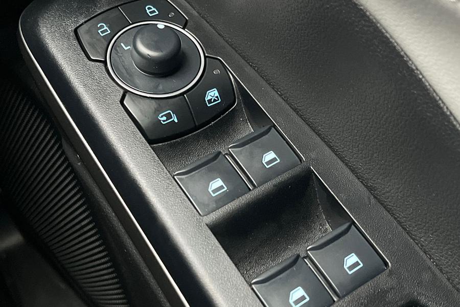 Ford PUMA GEN-E Photo autoimg-0c75a6fb5e0a84c7af4bd4f1c7e5b1dd0f7ec10c.jpg