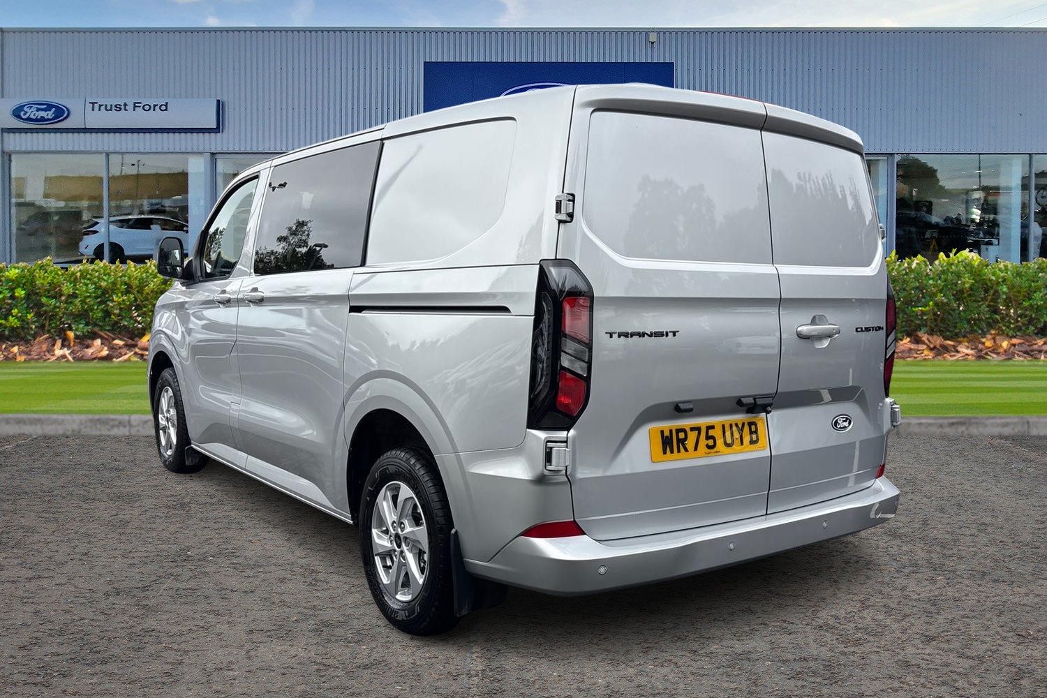 Ford TRANSIT CUSTOM Photo 1