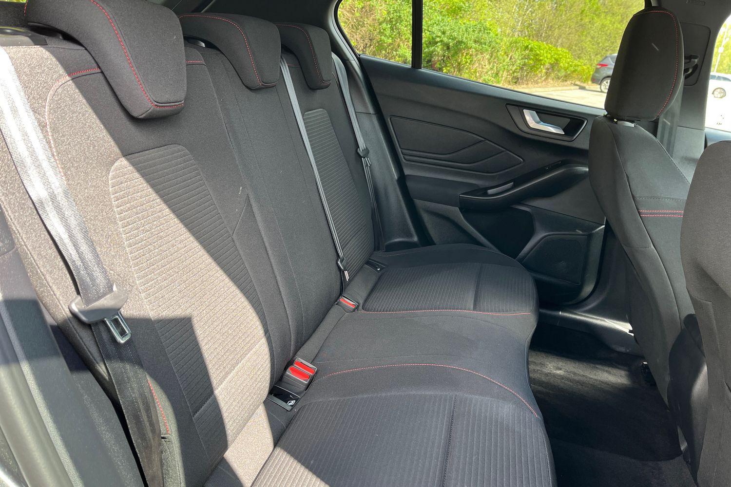 Ford FOCUS Photo 34
