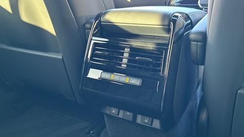 Land Rover Range Rover Sport Photo autoimg-0c8947b4a727395083d1fb5790130a381110a4f8.jpg