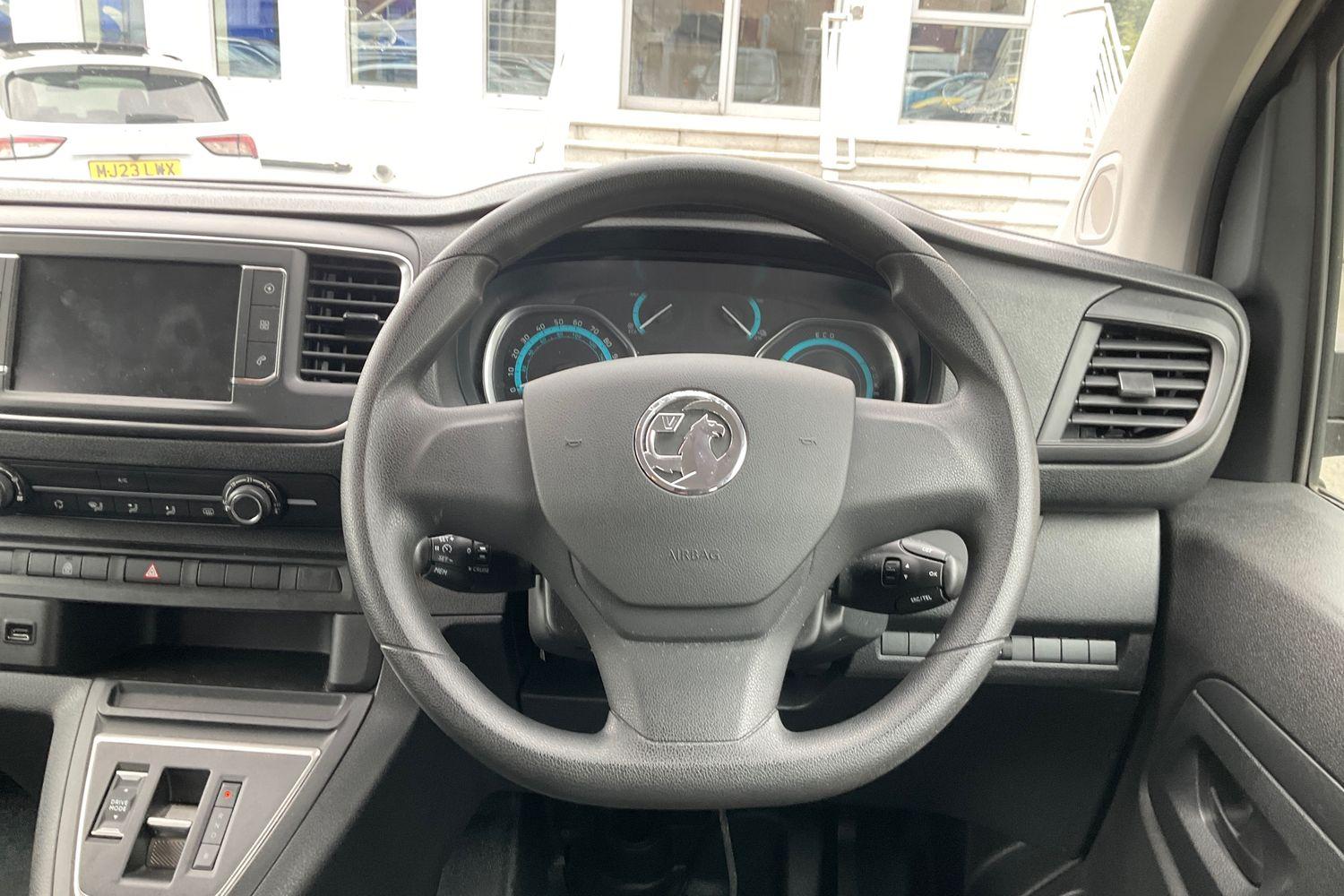 Vauxhall VIVARO LIFE Photo 11
