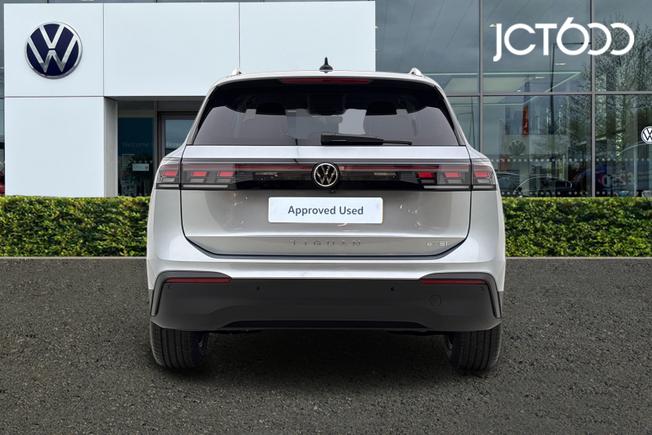 VOLKSWAGEN Tiguan Photo 7