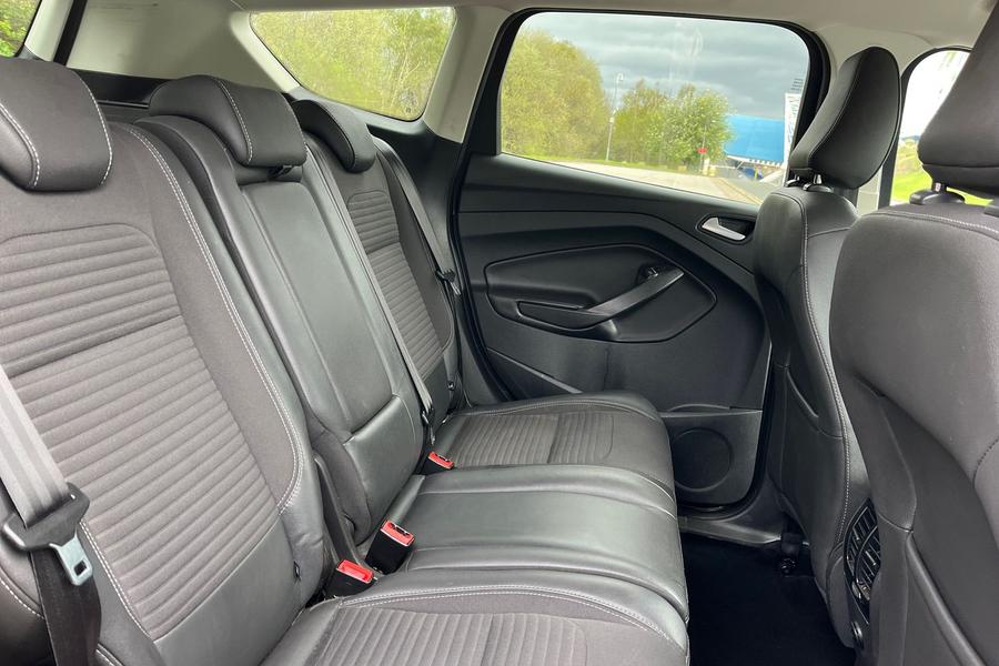 Ford KUGA Photo autoimg-0c8e28a4561e753adb13caaee160921bfcf4a6d2.jpg