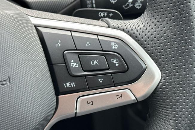 VOLKSWAGEN Golf Photo 17