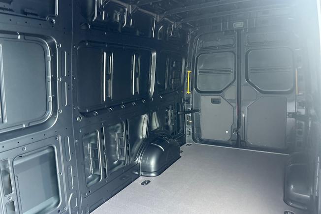 VOLKSWAGEN Crafter Photo 9