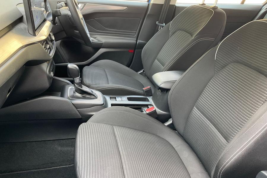 Ford FOCUS Photo autoimg-0c94eb2a8f86442020d52109affedc99e2605b76.jpg