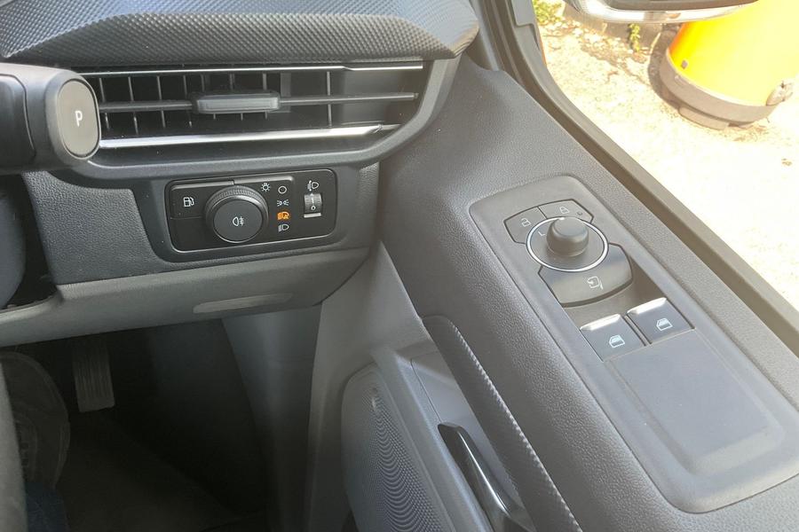 Ford E-Transit Custom Photo autoimg-0c95bc1051853fca9b11282f818e5610bc140544.jpg