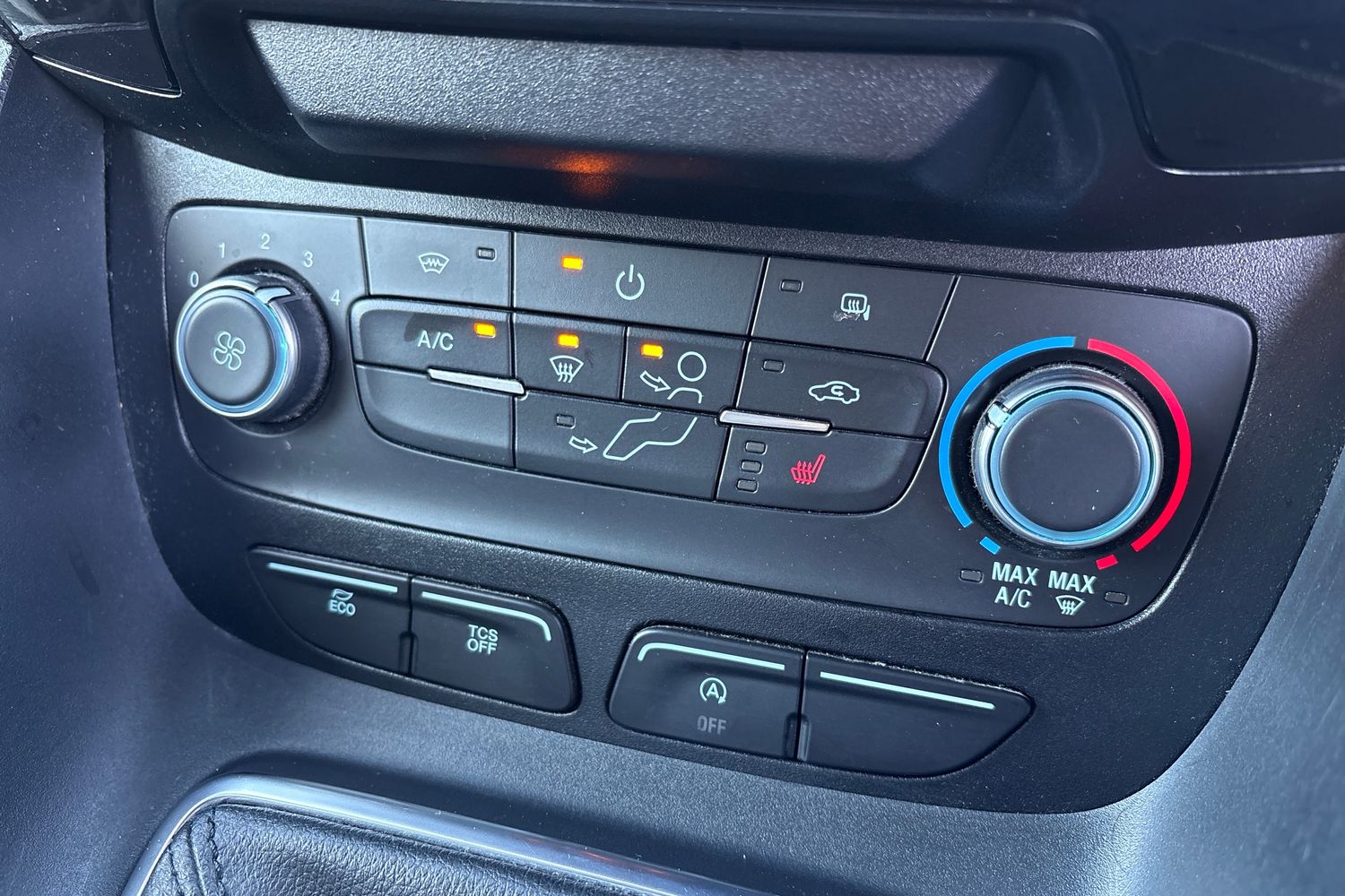 Ford TRANSIT CONNECT Photo 29