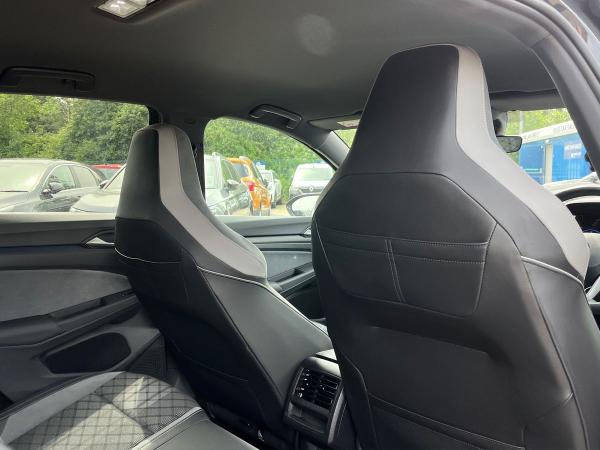 Volkswagen Golf Photo autoimg-0c9ffcd1cdbadf3499ed59984d545760ce852246.jpg