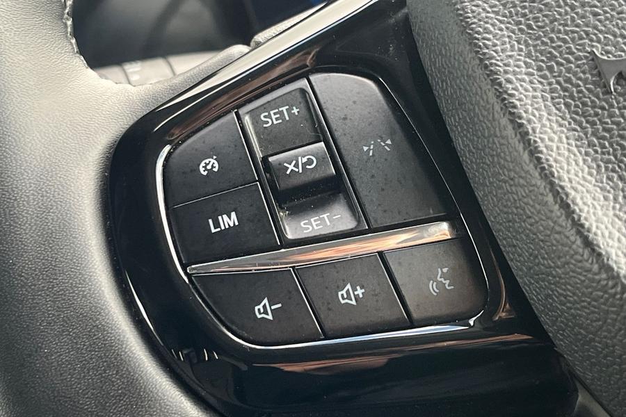 Ford TRANSIT CUSTOM Photo autoimg-0ca0a69d4c149e8190c4a94f50d2bdb055c3da0c.jpg