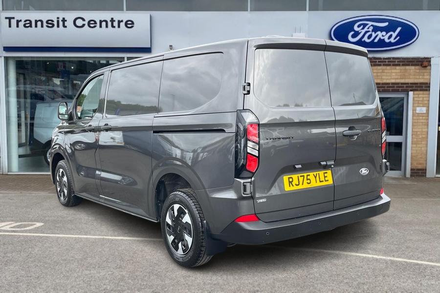 Ford TRANSIT CUSTOM Photo autoimg-0ca200ff7ca92125cc8ff14c6c5d9946075284e6.jpg