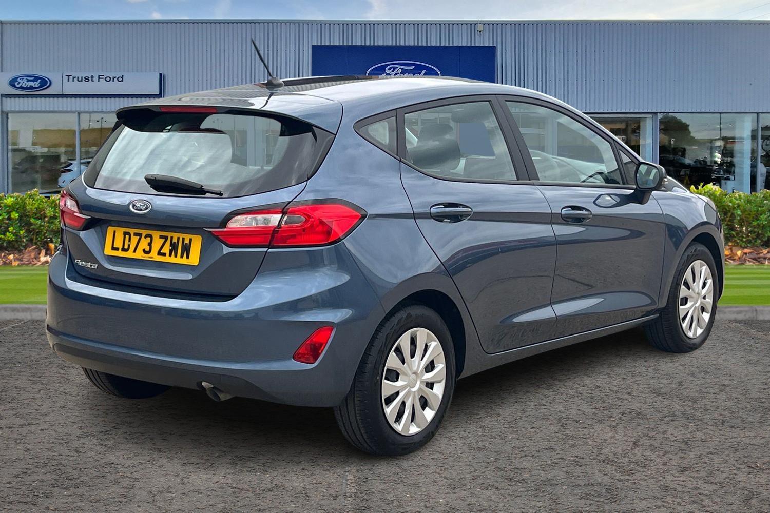 Ford Fiesta Photo 3