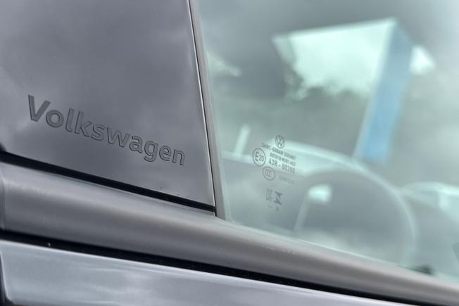 VOLKSWAGEN Golf Photo 23