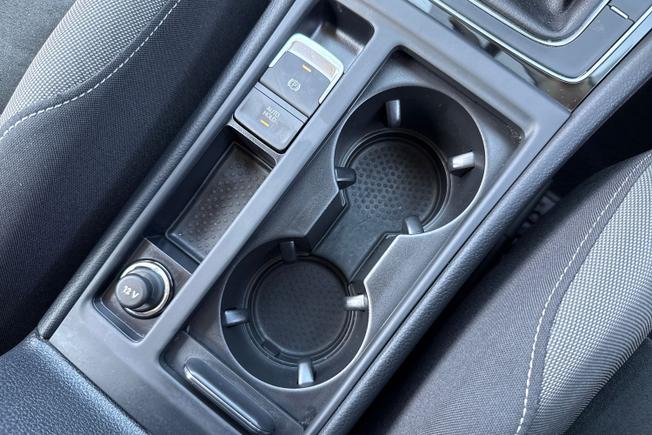 VOLKSWAGEN Golf Photo 42