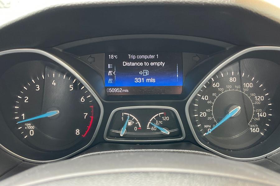 Ford FOCUS Photo autoimg-0cae341cc5db0c0479e832b64babddc965b36700.jpg