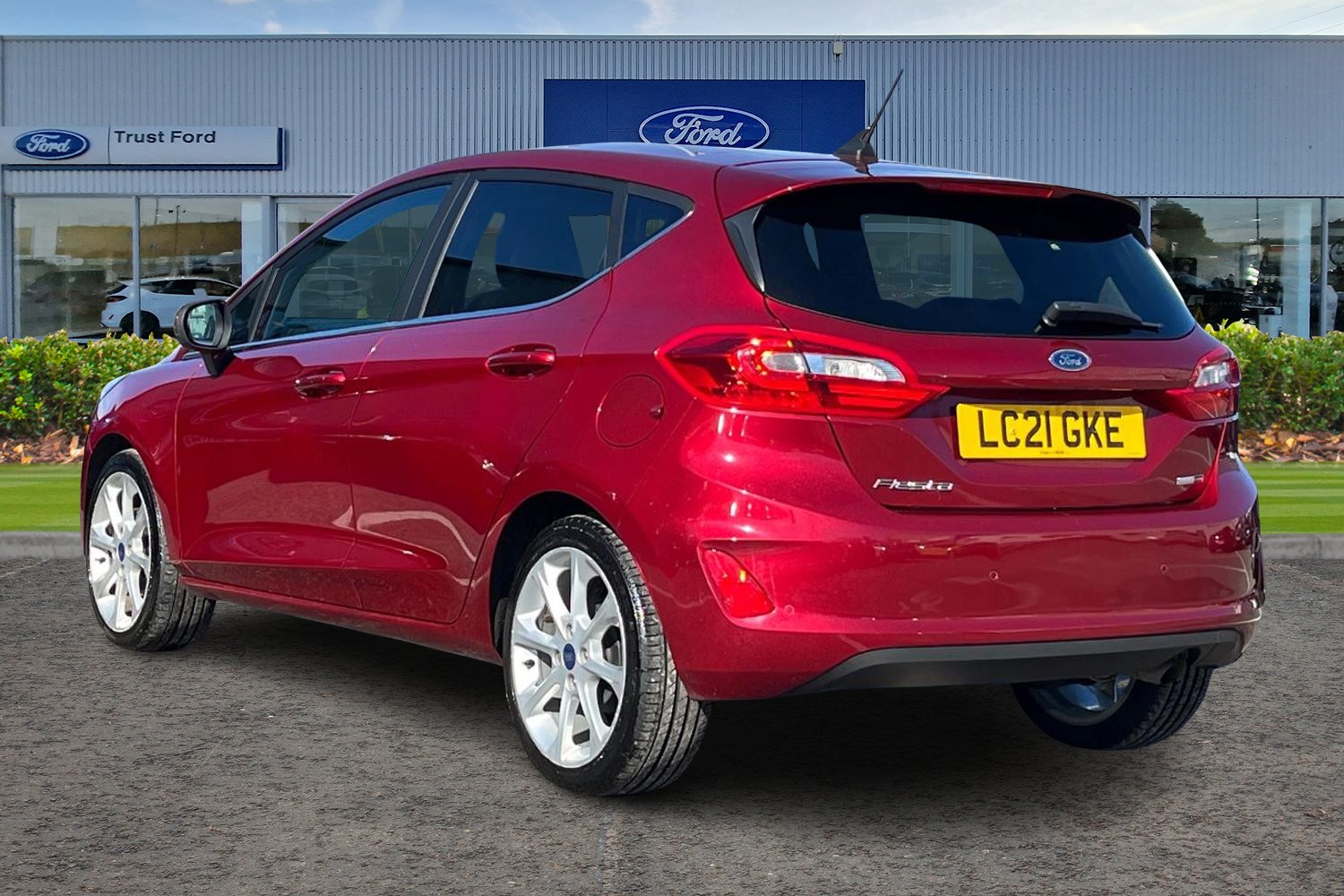 Ford FIESTA Photo 1