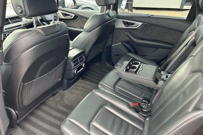 AUDI Q7 Photo 38