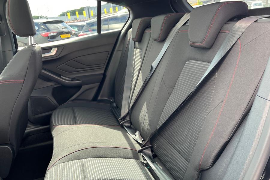 Ford FOCUS Photo autoimg-0cb531f35455b0dfa1ed93d846b0c2bc815e386b.jpg