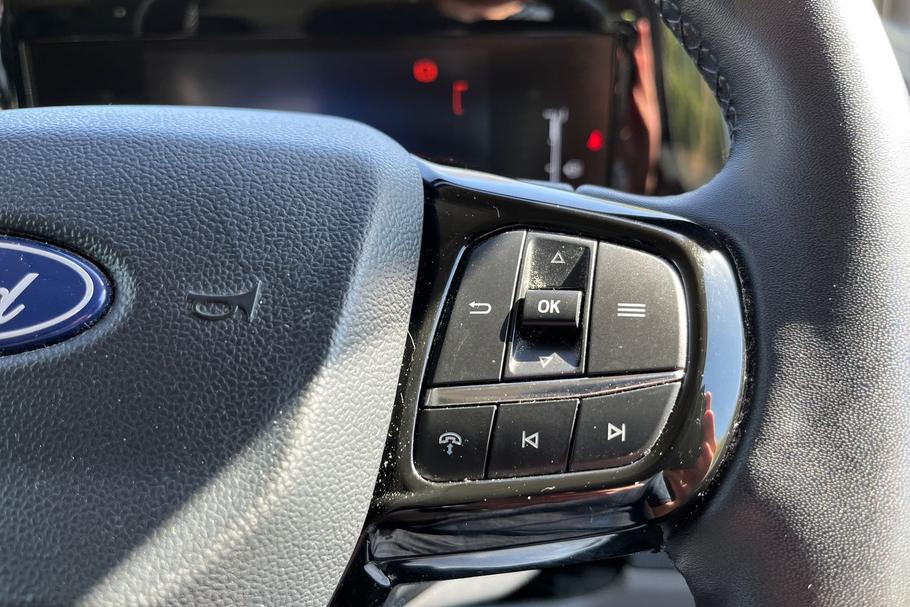 Used FORD TRANSIT CUSTOM YG24ZZD 24