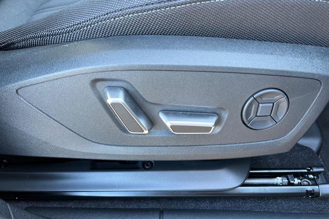 AUDI Q3 Photo 48